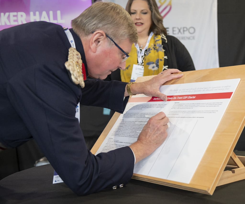 Lord Lt signing the charter